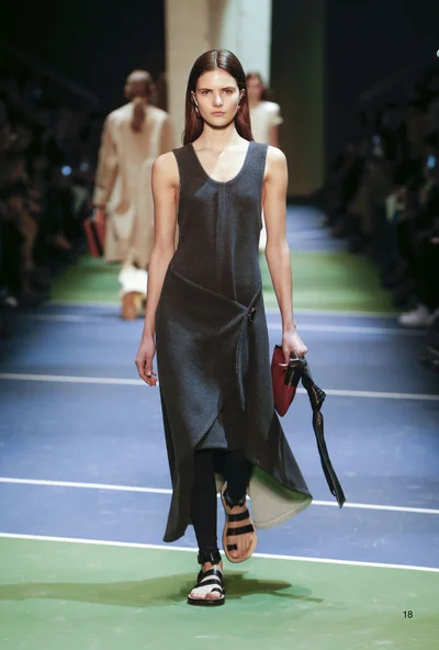 Look 18